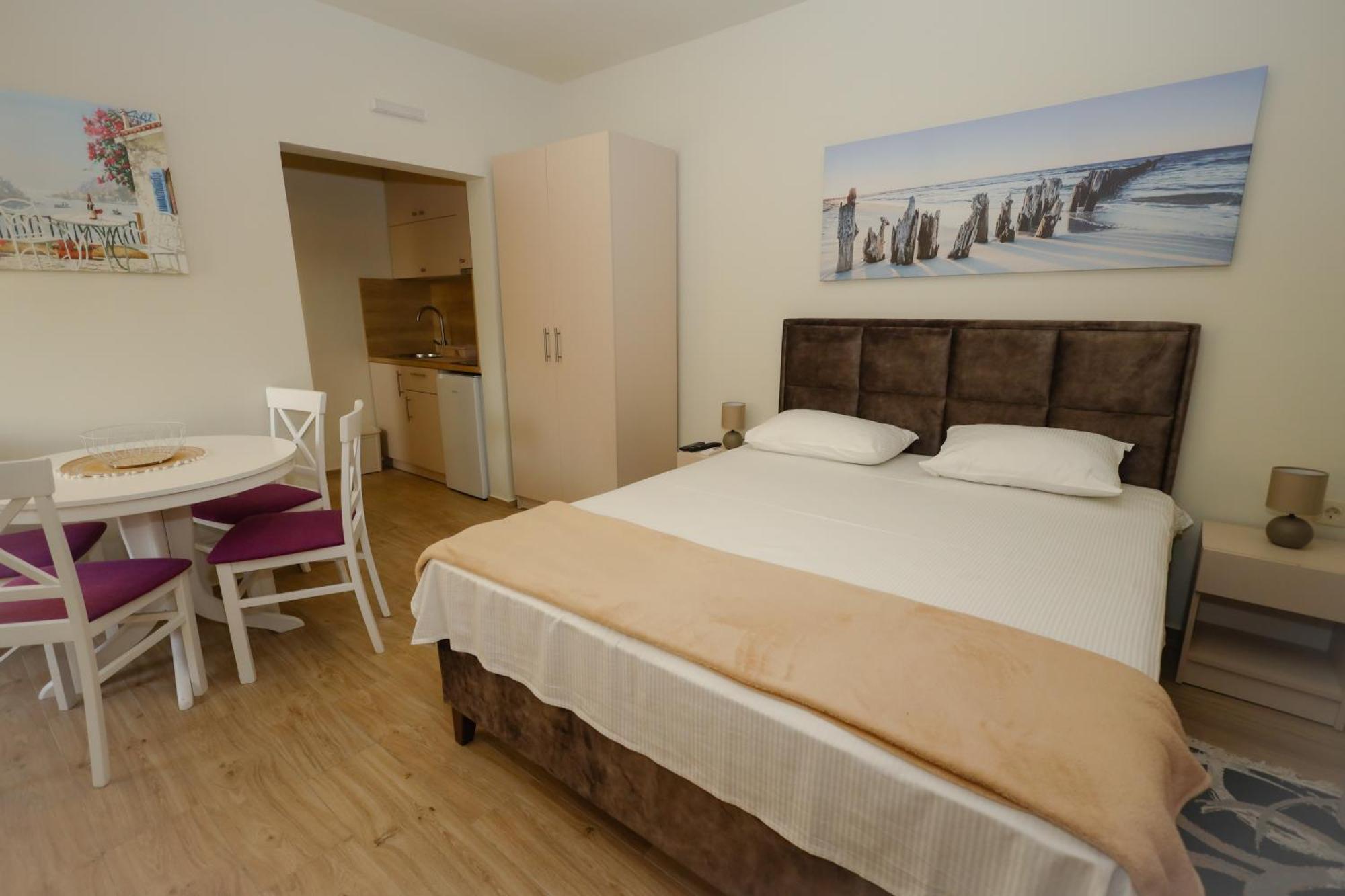Apartments Milanovic Херцег-Нови Экстерьер фото